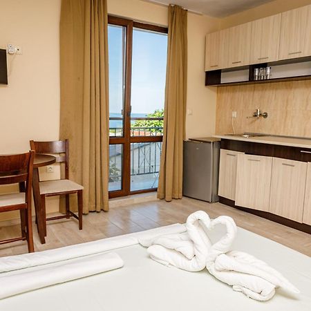 Family Hotel Silitur อัคโตโปล ภายนอก รูปภาพ