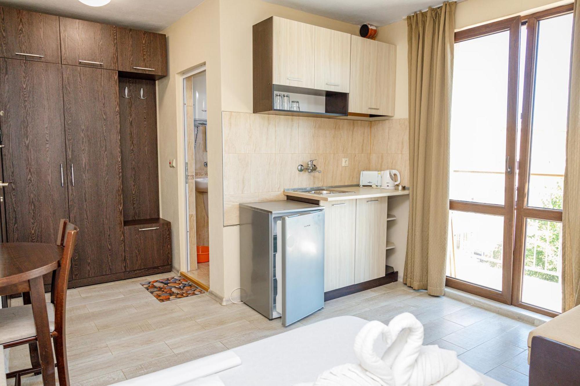Family Hotel Silitur อัคโตโปล ภายนอก รูปภาพ