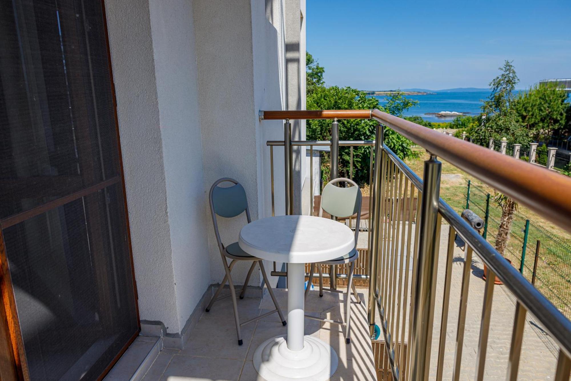 Family Hotel Silitur อัคโตโปล ภายนอก รูปภาพ