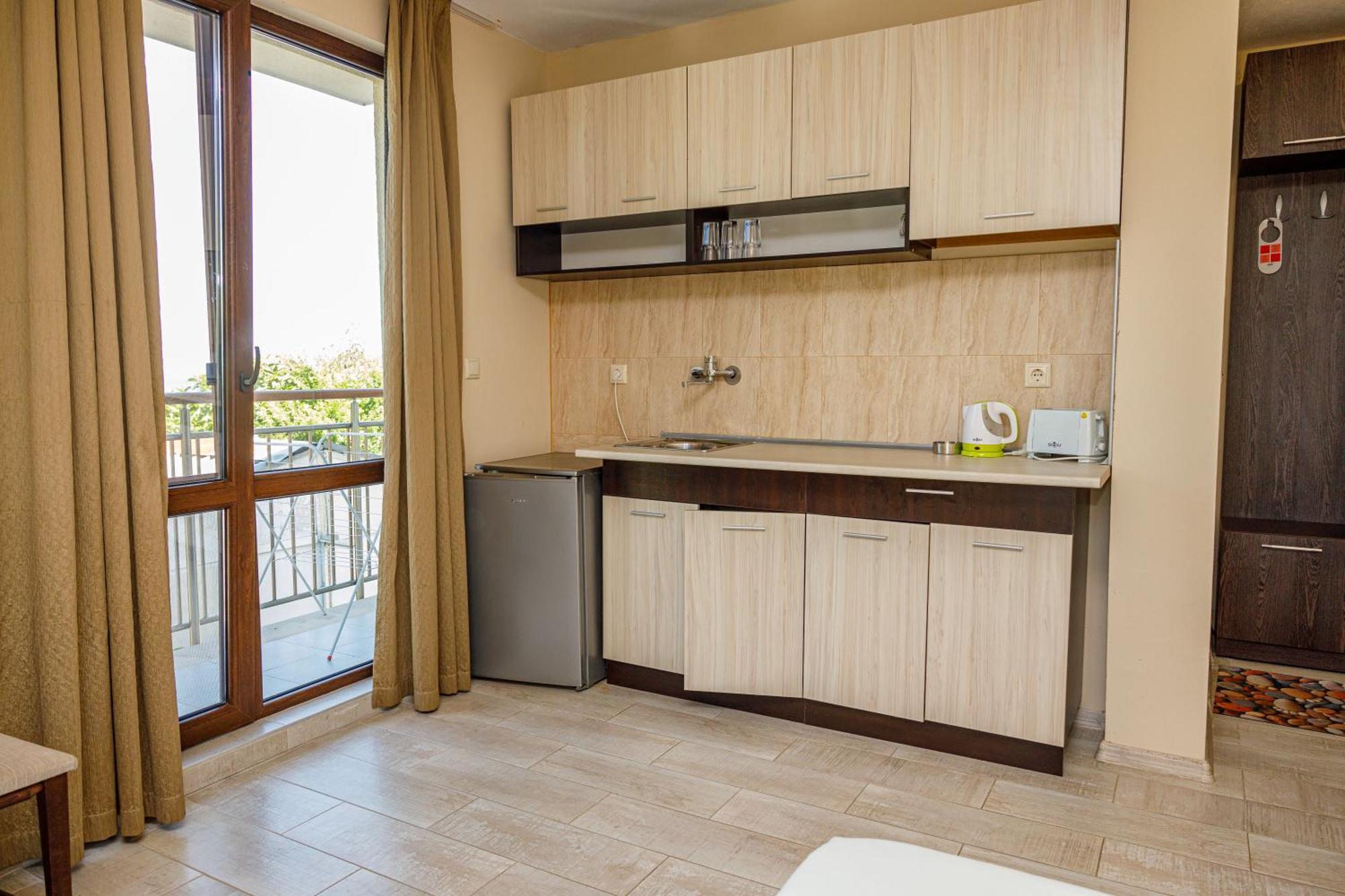 Family Hotel Silitur อัคโตโปล ภายนอก รูปภาพ