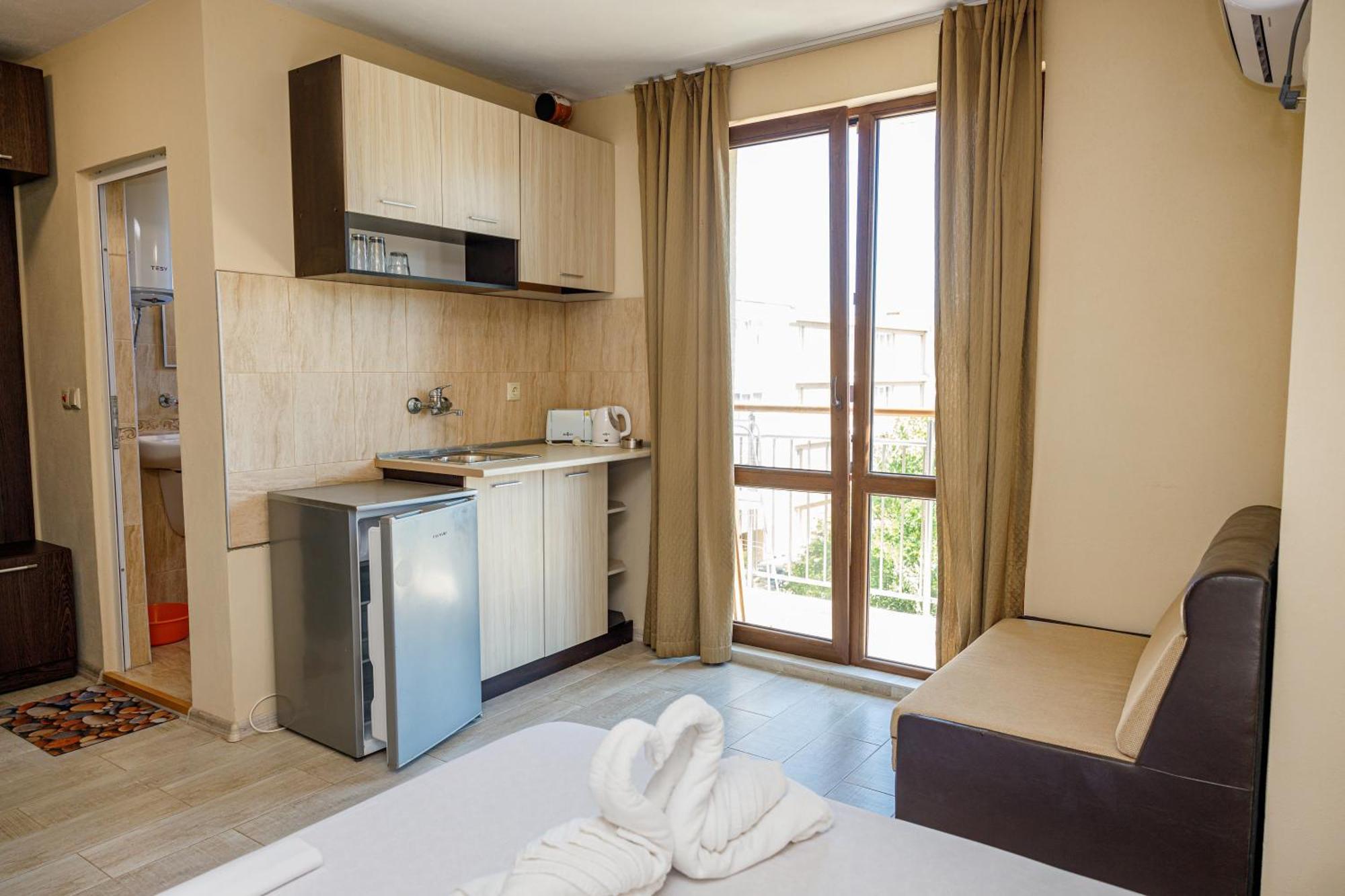 Family Hotel Silitur อัคโตโปล ภายนอก รูปภาพ
