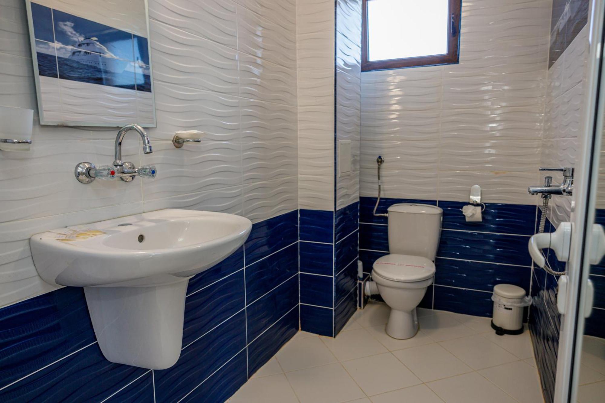 Family Hotel Silitur อัคโตโปล ภายนอก รูปภาพ