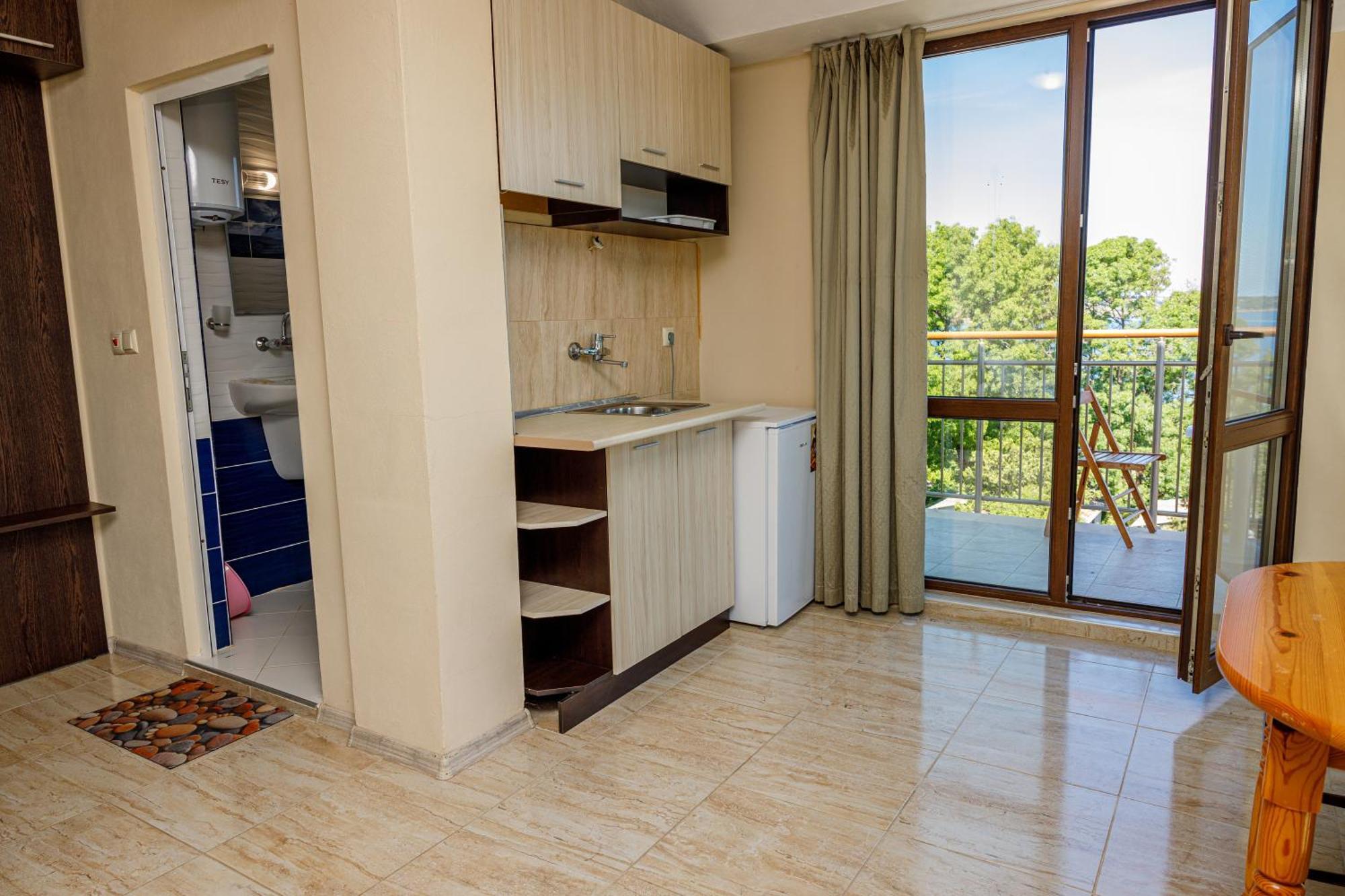 Family Hotel Silitur อัคโตโปล ภายนอก รูปภาพ