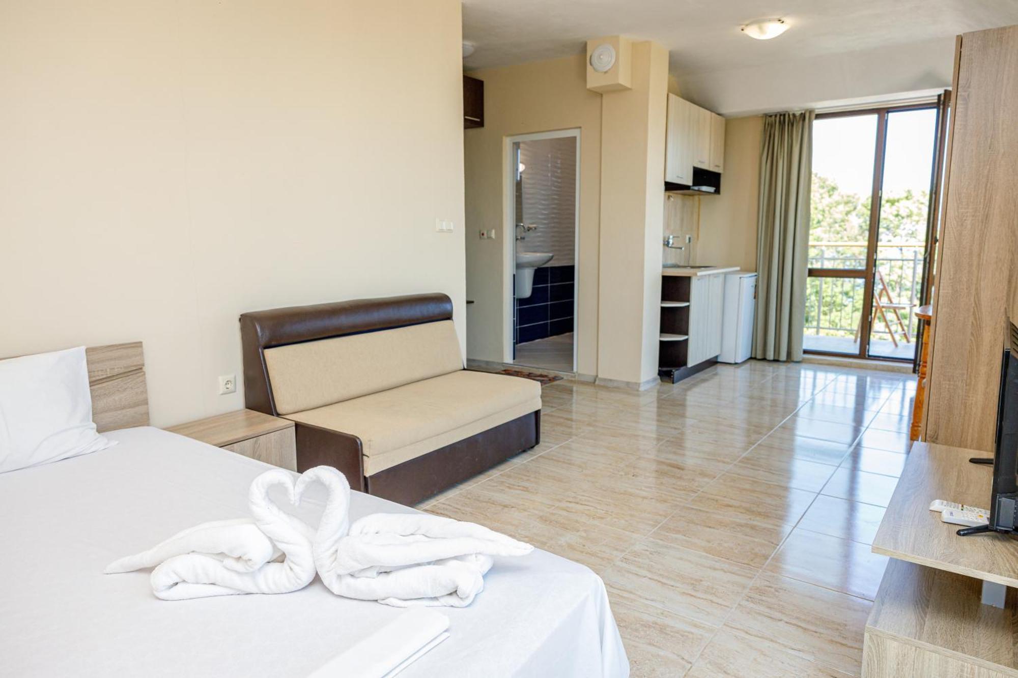 Family Hotel Silitur อัคโตโปล ภายนอก รูปภาพ